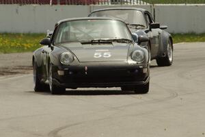 Phil Magney's ITE-1 Porsche 993 leads Craig Stephens' ITE-1 Porsche 911