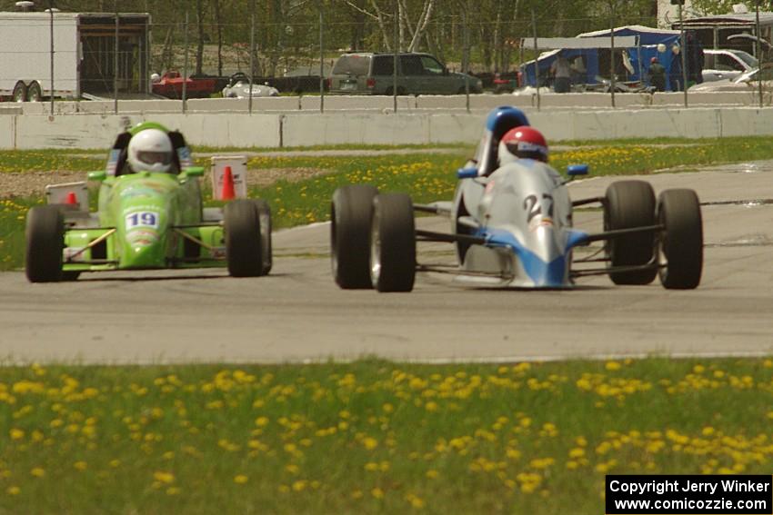 Tony Foster's Swift DB-1 Formula Ford and Ryan Barth's Maverick Formula 500