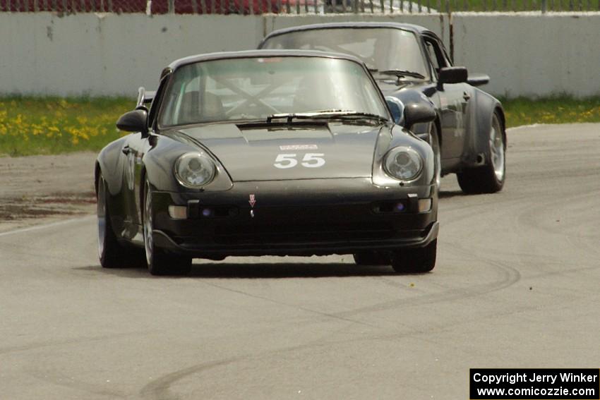 Phil Magney's ITE-1 Porsche 993 leads Craig Stephens' ITE-1 Porsche 911