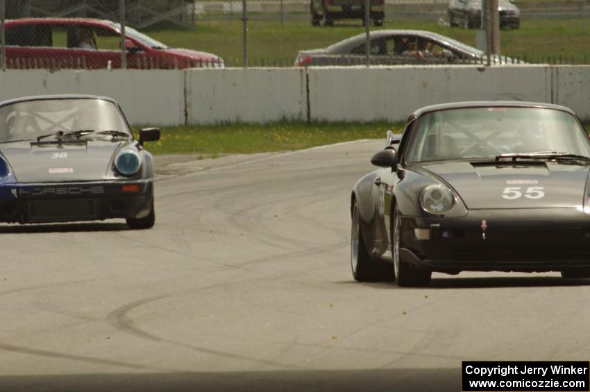 Phil Magney's ITE-1 Porsche 993 leads Craig Stephens' ITE-1 Porsche 911