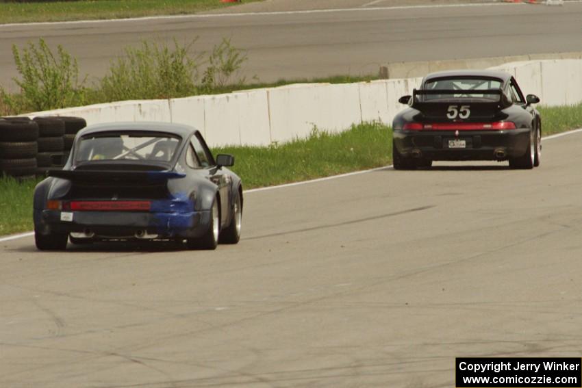 Phil Magney's ITE-1 Porsche 993 leads Craig Stephens' ITE-1 Porsche 911