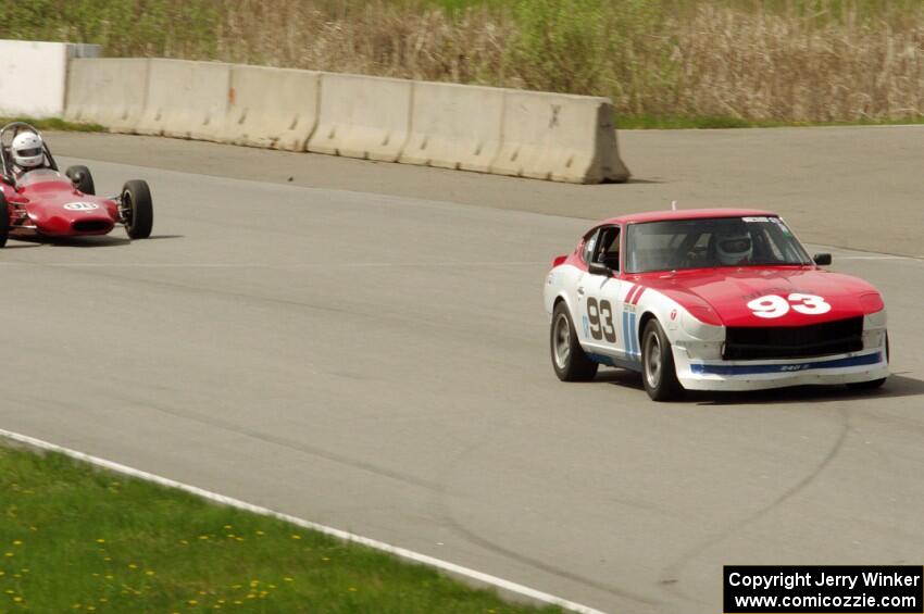 Jerry Dulski's Datsun 240Z and Jeff Ingebrigtson's Caldwell D9 Formula Ford