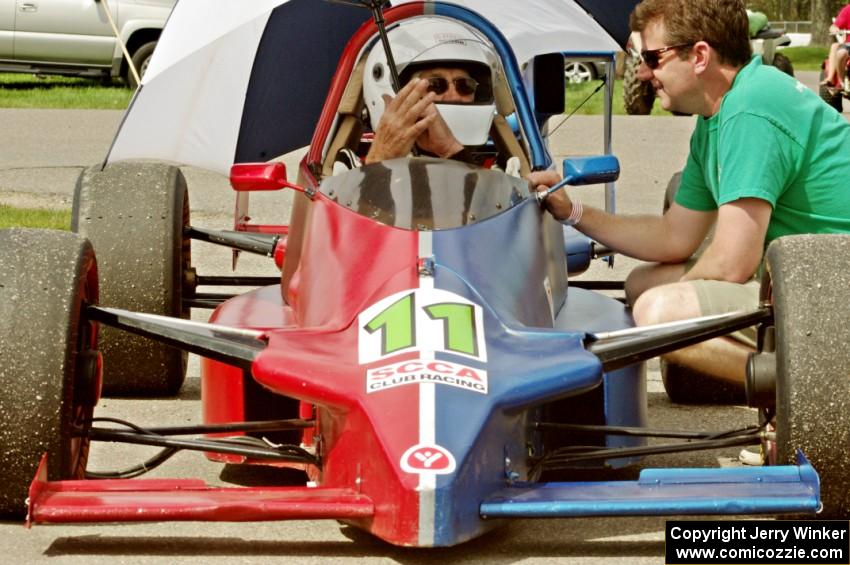 Kirk Bendix's Reynard CFC Club Formula Continental on the pre-grid