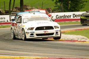 Dean Martin's Ford Mustang Boss 302S, Tony Buffomante's Ford Mustang Boss 302S and Mark Wilkins' Kia Optima