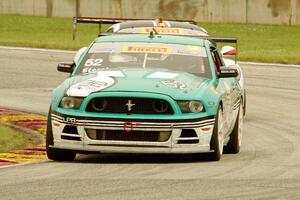 David Sterckx's Ford Mustang Boss 302S and Buz McCall's Porsche Cayman S