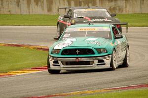 David Sterckx's Ford Mustang Boss 302S and Tony Gaples' Chevy Camaro