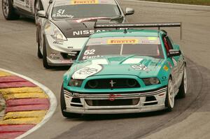 David Sterckx's Ford Mustang Boss 302S and Ric Bushey's Nissan 370Z