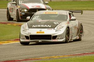 Ric Bushey's Nissan 370Z and Alec Udell's Ford Mustang Boss 302S