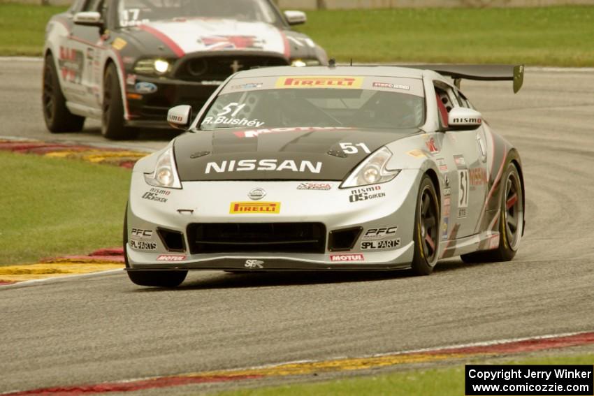 Ric Bushey's Nissan 370Z and Alec Udell's Ford Mustang Boss 302S