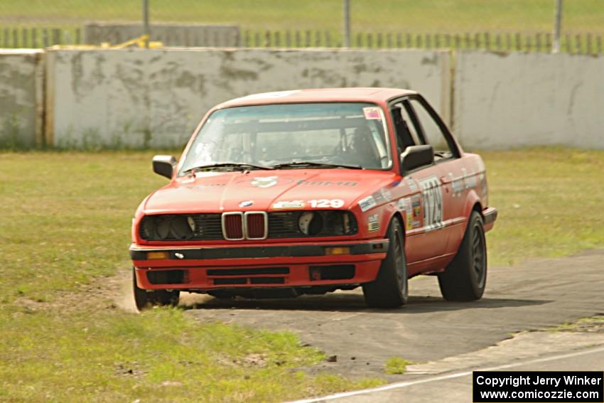 E30 Bombers BMW 325i goes off at 12