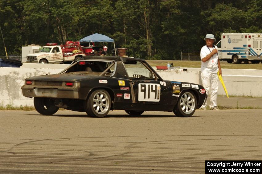 Flying Dutchmen Porsche 914 pulls off the track