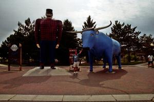 Paul Bunyan and Babe statues in downtown Bemidji.