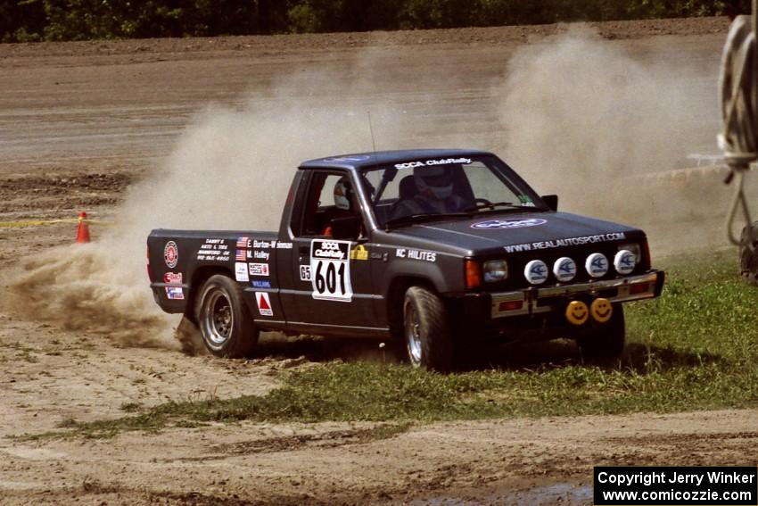 Mike Halley / Emily Burton-Weinman Mitsubishi Mighty Max on SS8, Speedway Shennanigans.