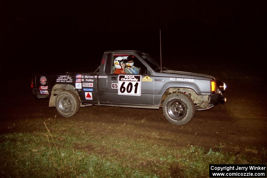 Mike Halley / Emily Burton-Weinman Mitsubishi Mighty Max on SS15, Ranch Super Special II.