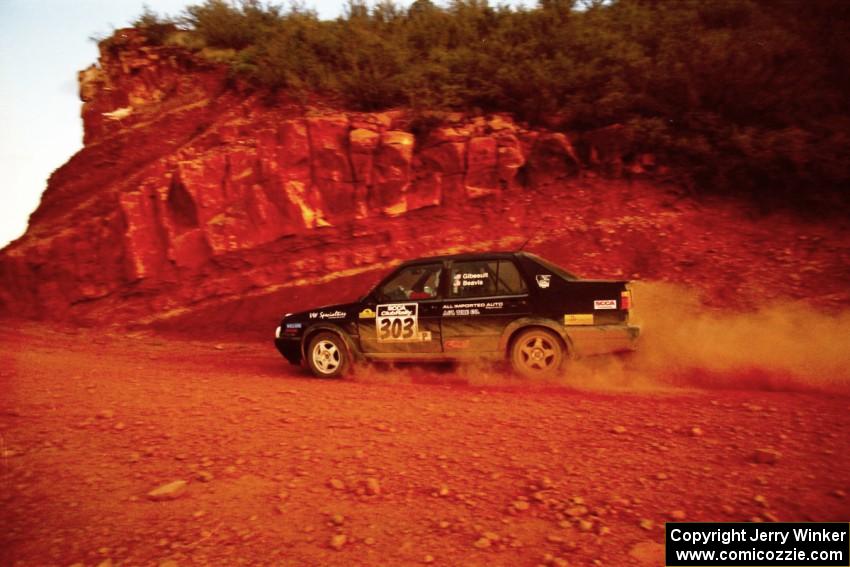 Paula Gibeault / Chrissie Beavis VW Jetta heads through 'the cut'  on the First View II stage.