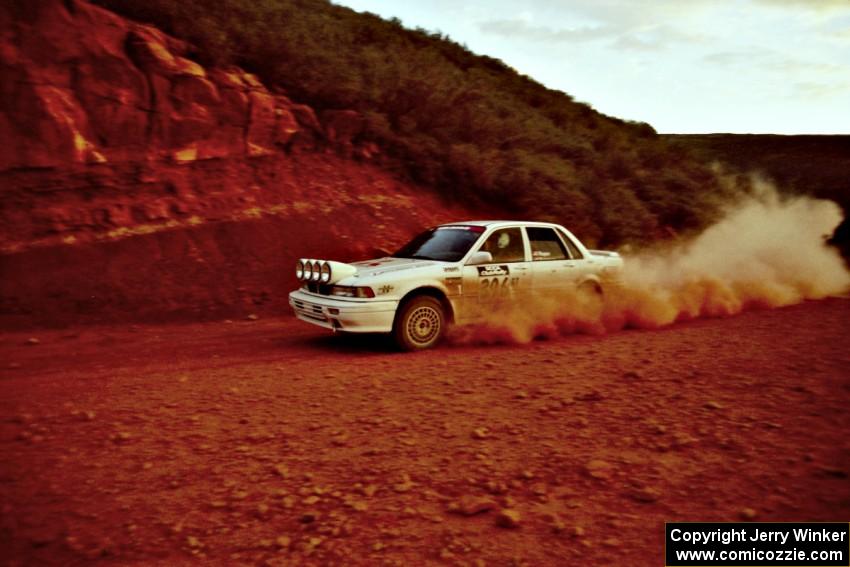 Keith Roper / Jack Evenson Mitsubishi Galant VR-4 heads through 'the cut'  on the First View II stage.