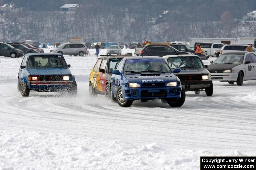 The start of one of the afternoon's sprint races.