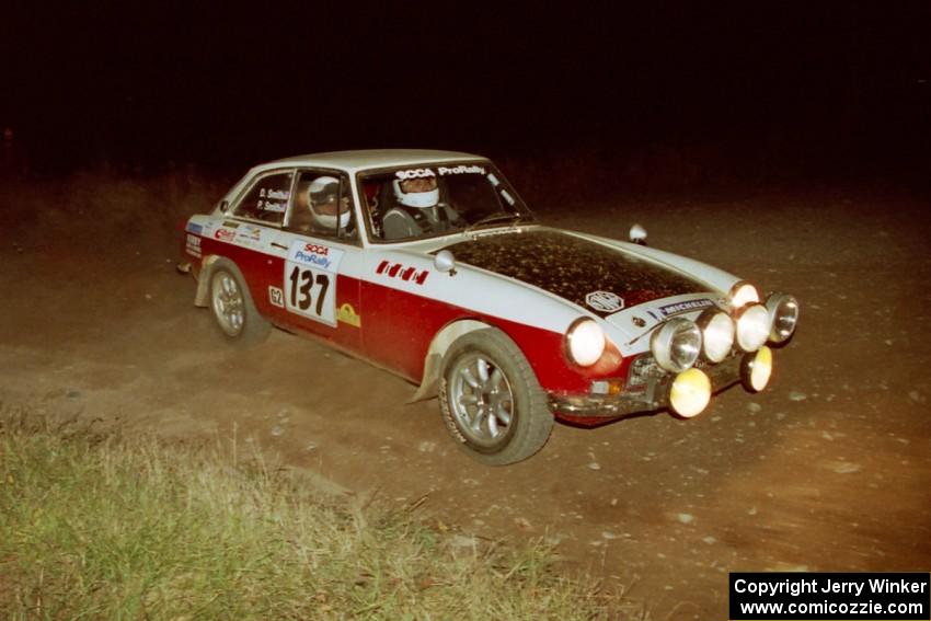 Phil Smith / Dallas Smith MGB-GT at the spectator corner on SS4, Far Point I.