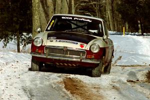 Phil Smith / Dallas Smith MGB-GT sets up for the hairpin on SS5, Ranch II.