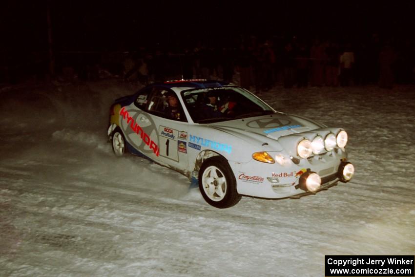 Paul Choiniere / Jeff Becker Hyundai Tiburon at the spectator corner on SS13, Meaford/DeCheau Lake.