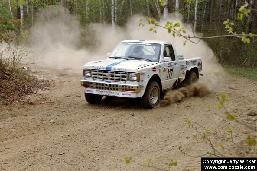 Ken Stewart / Doc Shrader drift their Chevy S-10 through a 90-right on Indian Creek Rd., SS1.