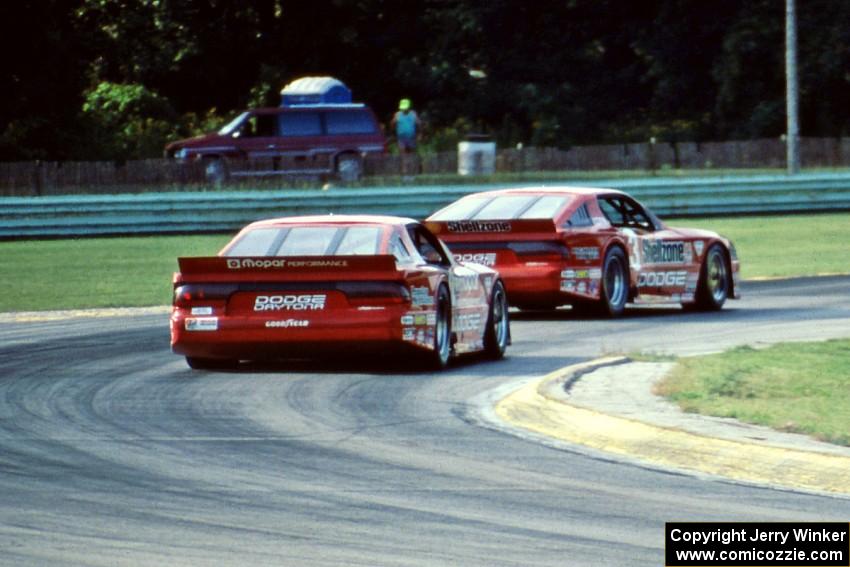 Tommy Archer leads Bobby Archer, both in Dodge Daytonas