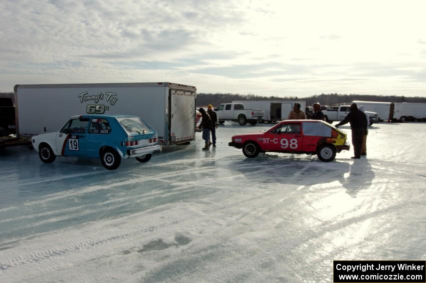 Brad Johnson / Morgan Johnson VW Rabbit and Mark Olson / Jay Jorgenson VW Scirocco pack up for the day.