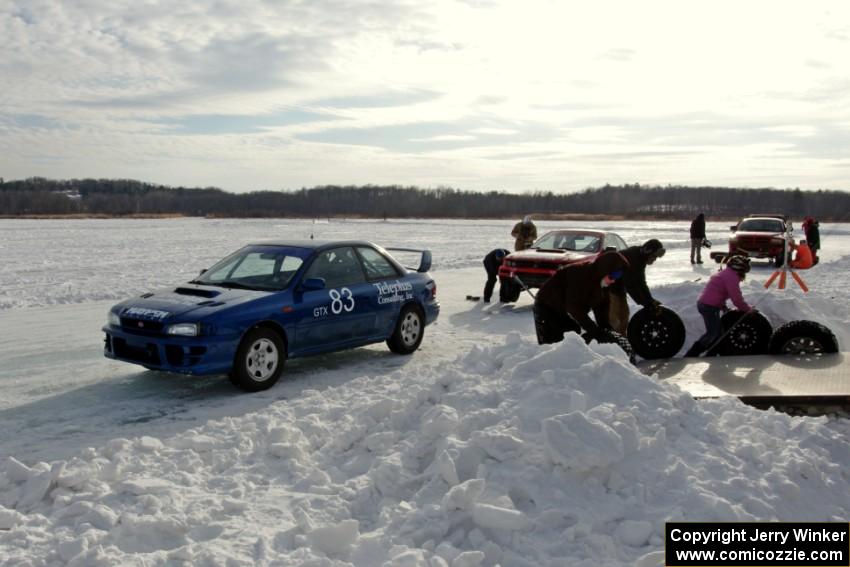 Dave Cammack / Mark Utecht / DS Subaru Impreza 2.5RS and Rich Westgard / Brent Carlson Subaru Impreza pack up for the day.