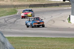 North Loop Motorsport BMW 325 and Tubby Butterman Racing 1 BMW 325i