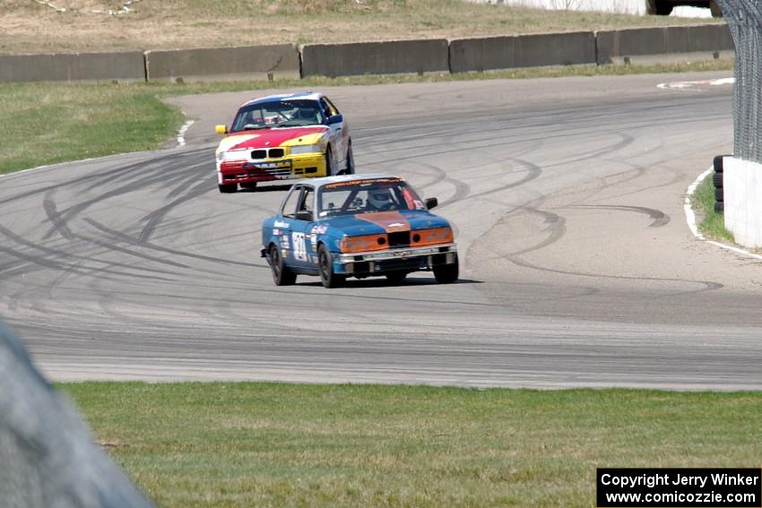 North Loop Motorsport BMW 325 and Tubby Butterman Racing 1 BMW 325i