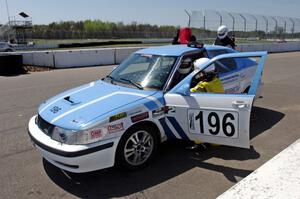 Fart-Hinder Racing SAAB 9-3 in the pits during a driver's change.