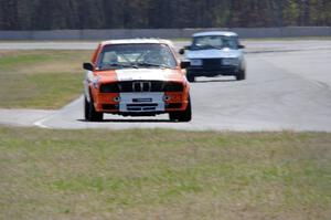 Tubby Butterman Racing 2 BMW 325i and Fart-Hinder Racing SAAB 900S