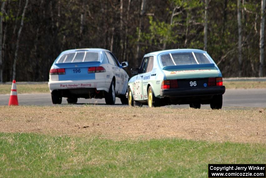 Fart-Hinder Racing SAAB 9-3 and Fart-Hinder Racing SAAB 900S