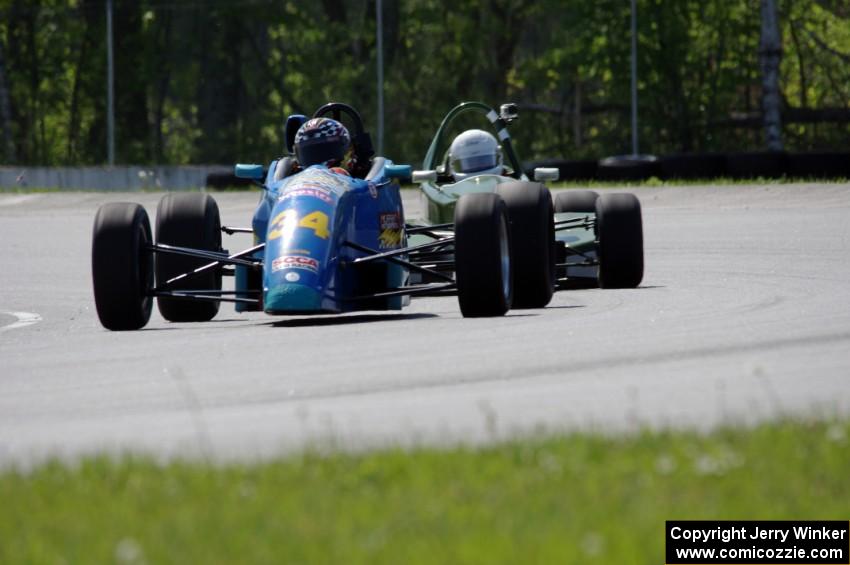 Bill Bergeron's Van Diemen RF90 Formula Ford and Dalton Mensink's Red Devil LD Formula 500