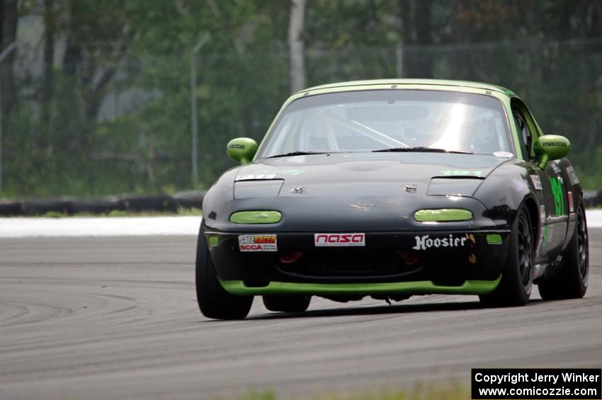 Aaron Jongbloedt's PTE Mazda Miata