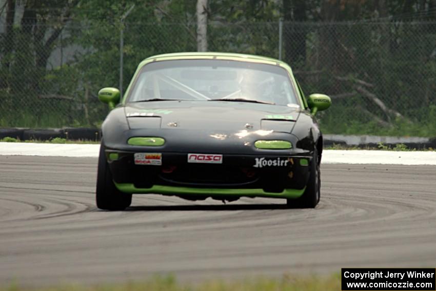 Aaron Jongbloedt's PTE Mazda Miata