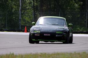 Aaron Jongbloedt's PTE Mazda Miata