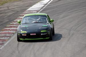 Aaron Jongbloedt's PTE Mazda Miata