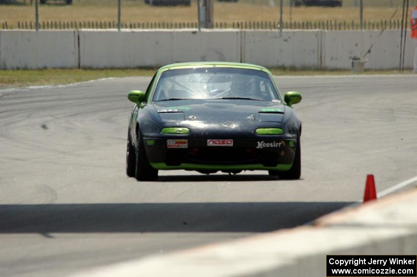 Aaron Jongbloedt's PTE Mazda Miata