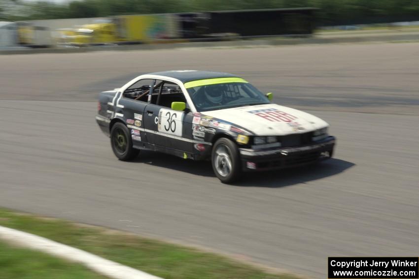 Ambitious But Rubbish Racing BMW 325