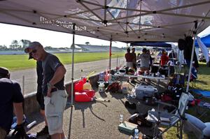 Fart-Hinder Racing SAAB 9-3 crew in the pits after the car DNF's on pit lane.