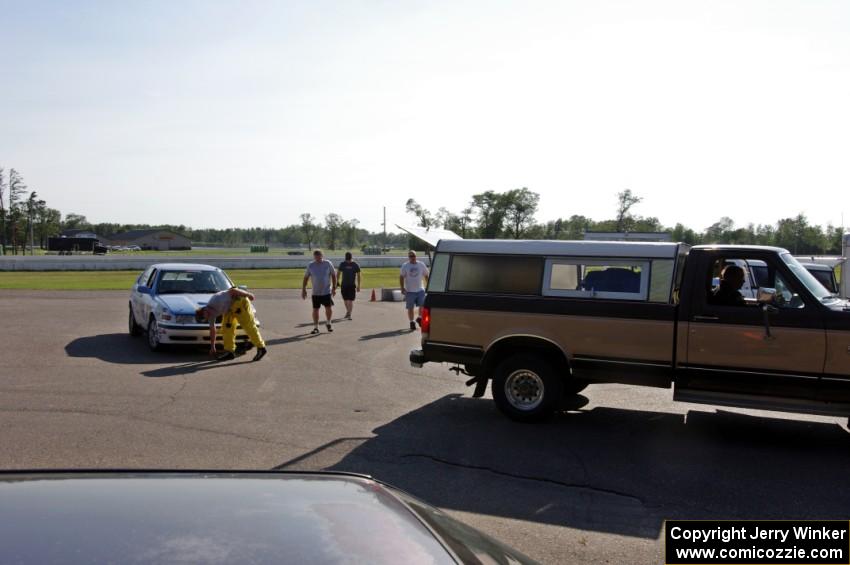 Fart-Hinder Racing SAAB 9-3 team packs it in with a bad clutch.