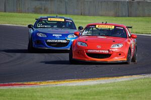 Austin Snader's Mazda MX-5 and Randy Hale's Mazda MX-5