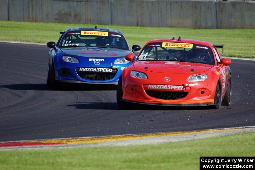 Austin Snader's Mazda MX-5 and Randy Hale's Mazda MX-5