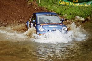 Mike Halley / Ole Holter VW New Beetle at the flying finish of Stony Crossing, SS1.