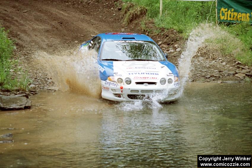 Noel Lawler / Michael Fennell Hyundai Tiburon at the flying finish of Stony Crossing, SS1.