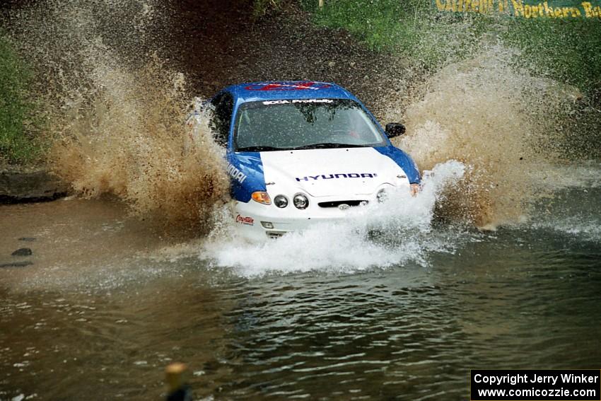 Tim O'Neil / Georgio Cerboncini Hyundai Tiburon at the flying finish of Stony Crossing, SS1.