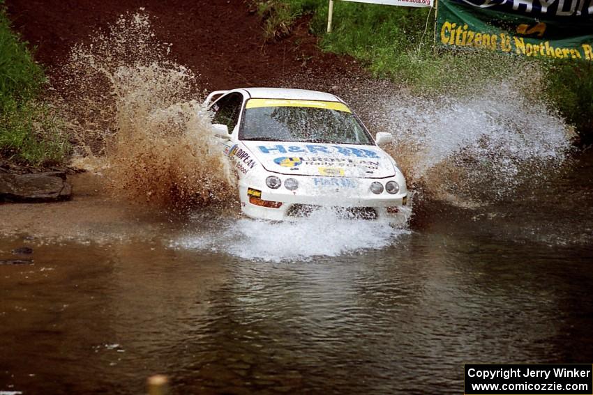 Ivor Wigham / Ed Wahl Acura Integra Type R at the flying finish of Stony Crossing, SS1.