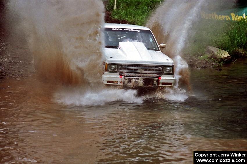 John Daubenmier / Stan Rosen Chevy S-10 at the flying finish of Stony Crossing, SS1.