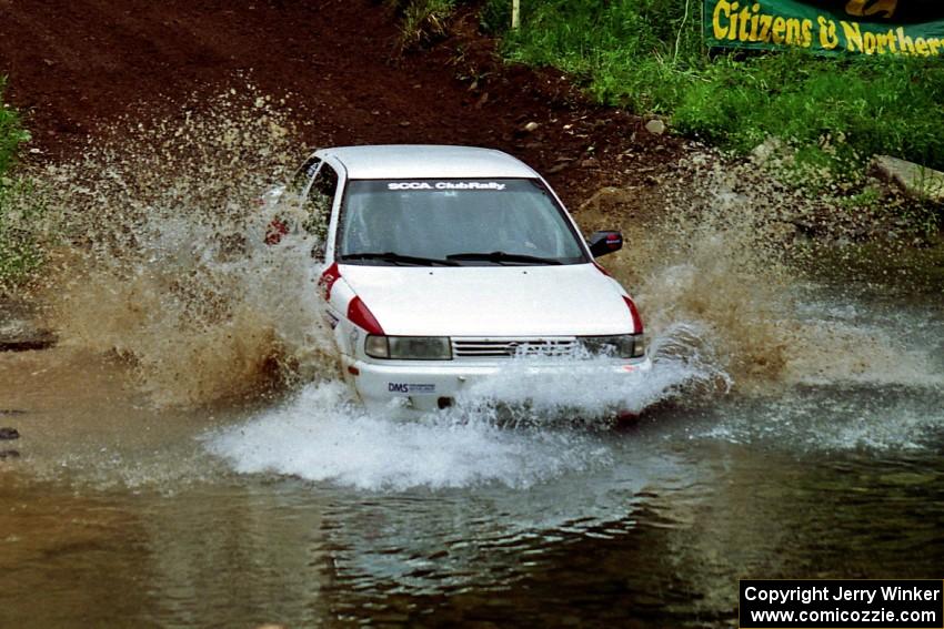 Ted Mendham / Lise Mendham Nissan Sentra SE-R at the flying finish of Stony Crossing, SS1.